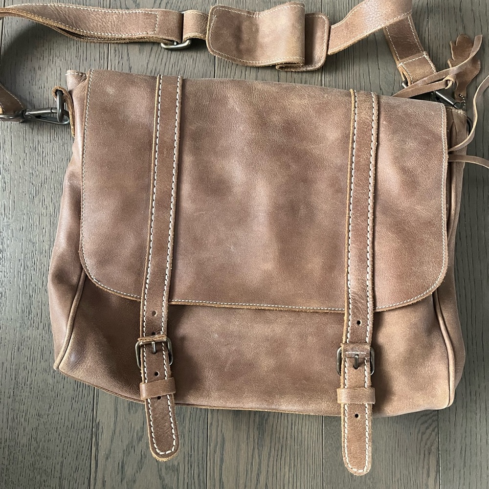 Roots Tan Leather Messenger Bag